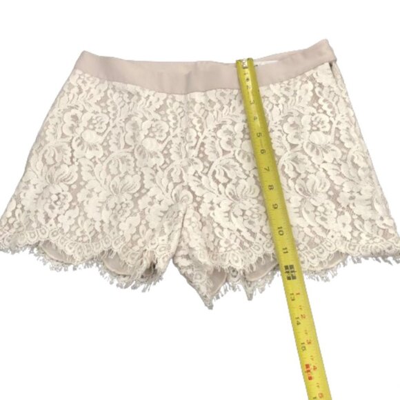 Club Monaco Floral Lace Shorts in White Size 0 - Picture 12 of 15